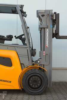 Elektro 4 Rad 2022  Jungheinrich EFG545 - Triplex (9)