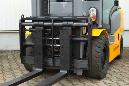 Dieseltruck 2017  Jungheinrich DFG425 - RAVAS Waage - Zinkenverstellung (15)