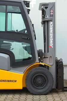 Dieseltruck 2017  Jungheinrich DFG425 - RAVAS Waage - Zinkenverstellung (9)