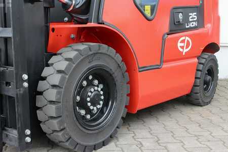 Elektro čtyřkolový VZV 2022  EP Equipment EFL252 Triplex Li-Ion (12)