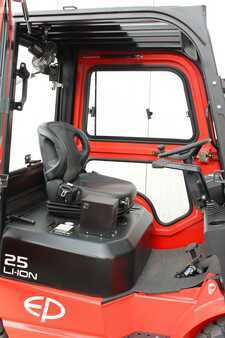 Elektro čtyřkolový VZV 2022  EP Equipment EFL252 Triplex Li-Ion (22)