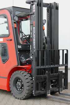 Elektro čtyřkolový VZV 2022  EP Equipment EFL252 Triplex Li-Ion (26)