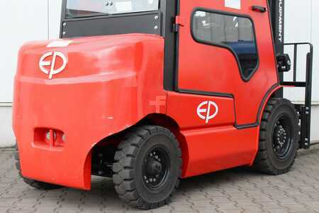 Elektro čtyřkolový VZV 2022  EP Equipment EFL252 Triplex Li-Ion (3)