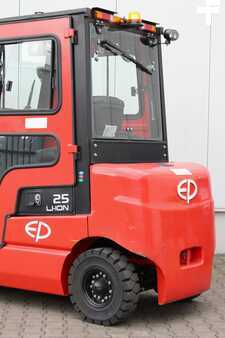 Elektro čtyřkolový VZV 2022  EP Equipment EFL252 Triplex Li-Ion (4)