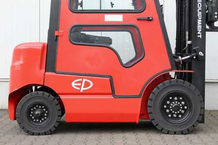 Elektro čtyřkolový VZV 2022  EP Equipment EFL252 Triplex Li-Ion (9)