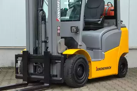 LPG Forklifts 2019  Jungheinrich TFG320 - Triplex (10)
