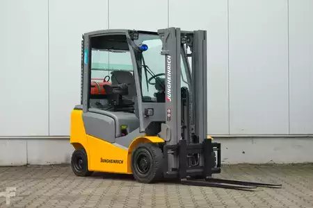 LPG Forklifts 2019  Jungheinrich TFG320 - Triplex (14)