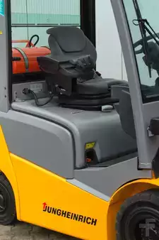 LPG Forklifts 2019  Jungheinrich TFG320 - Triplex (18)