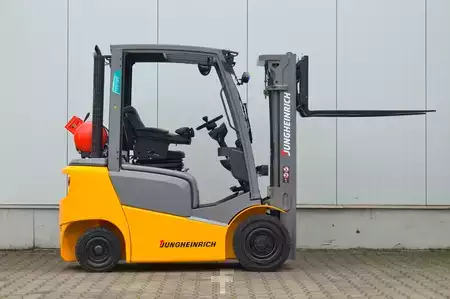 LPG Forklifts 2019  Jungheinrich TFG320 - Triplex (24)
