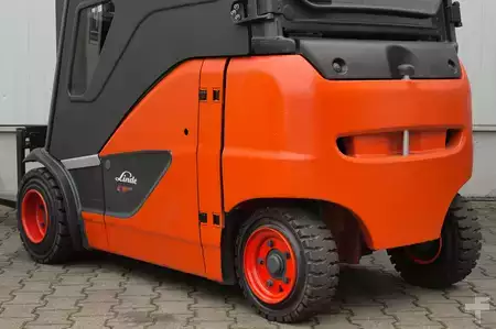 Elektro 4 Rad 2018  Linde E18PH Triplex (21)