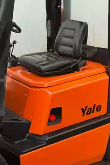 Carretilla elevadora diésel 1998  Yale GDP25TF (11)