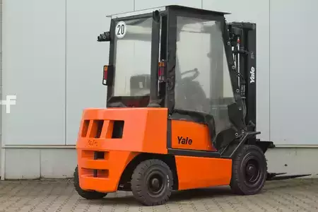 Carretilla elevadora diésel 1998  Yale GDP25TF (12)