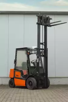 Carretilla elevadora diésel 1998  Yale GDP25TF (16)