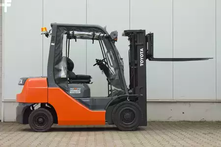Carretilla elevadora diésel 2016  Toyota 02-8FDF25 (21)