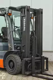 Carretilla elevadora diésel 2016  Toyota 02-8FDF25 (23)