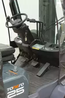 Carretilla elevadora diésel 2016  Toyota 02-8FDF25 (5)