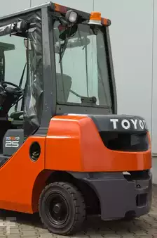 Carretilla elevadora diésel 2016  Toyota 02-8FDF25 (7)