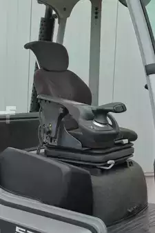 Empilhador diesel 2014  Still RX70-50 (4)