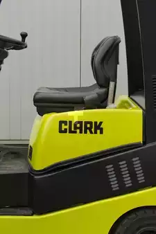 Treibgasstapler 2008  Clark C20SL - Triplex (14)