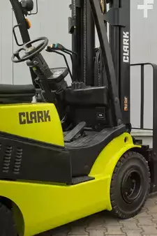 Treibgasstapler 2008  Clark C20SL - Triplex (20)