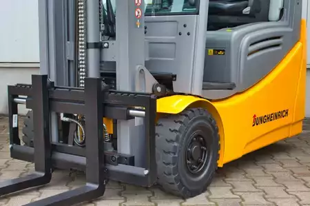 Elektro 3 Rad 2021  Jungheinrich EFG216k (15)