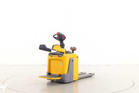 Electric Pallet Trucks 2020  Jungheinrich ERE120 (1)