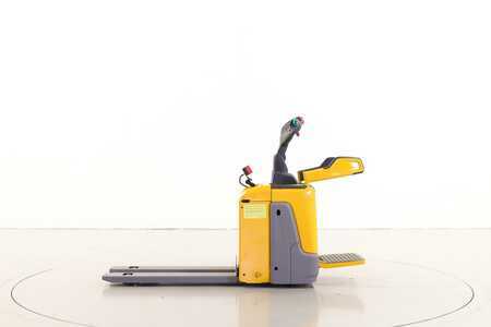 Electric Pallet Trucks 2020  Jungheinrich ERE120 (4)