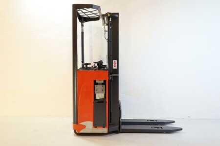 Stackers Stand-on 2012  Actil-Abeko L1350 TFY (2)