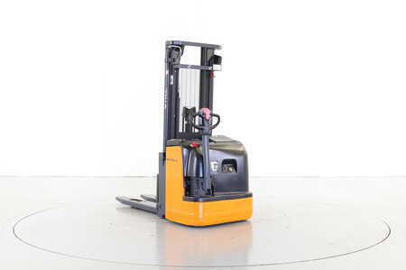 Fahrerstandstapler 2012  Still EGV20LB (3)