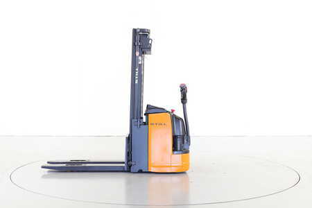 Fahrerstandstapler 2012  Still EGV20LB (4)