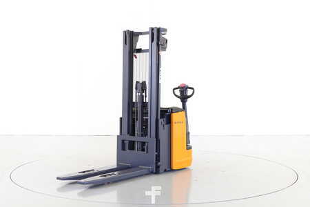 Fahrerstandstapler 2012  Still EGV20LB (5)