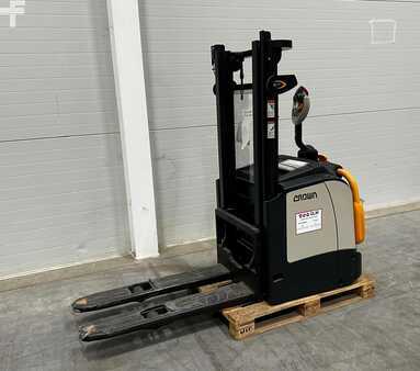 Pallet Stackers 2021  Crown Crown ET4000 (1)