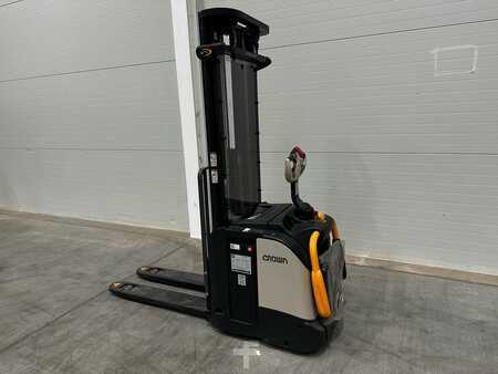 Pallet Stackers 2022  Crown ETi4000 (1)