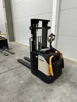 Pallet Stackers 2023  Crown ETi4000 (4)
