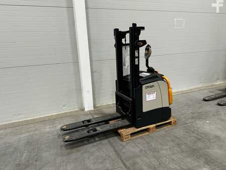 Pallet Stackers 2021  Crown ET4000 (1)