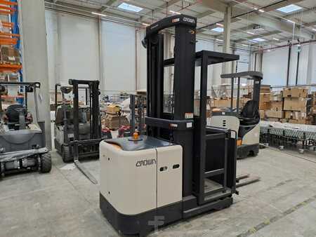 Vertical order pickers 2018  Crown SP3512 (1)