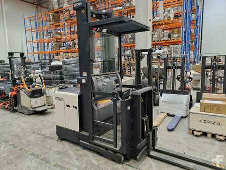Vertical order pickers 2018  Crown SP3512 (2)