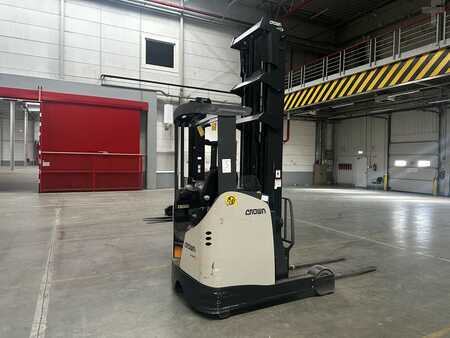 Reach Trucks 2020  Crown ESR 5260 (2)