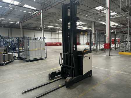 Reach Trucks 2020  Crown ESR 5260 (1)