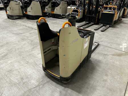 Electric Pallet Trucks 2015  Crown  WT3040 (2)