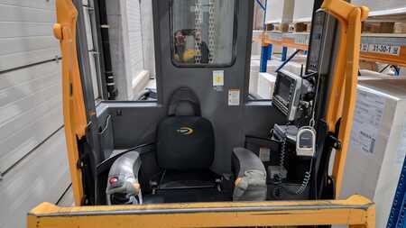 Keskenyfolyosós targonca 2016  Crown TSP 6500 (1)