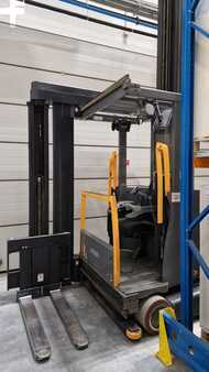 Keskenyfolyosós targonca 2016  Crown TSP 6500 (2)