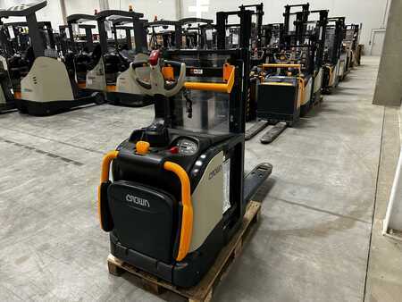 Stacker pedestre 2015  Crown Crown DT3040-2.0 (2)