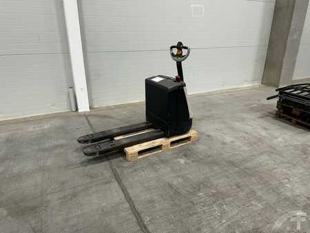 Porta-paletes elétrico 2017  Crown WP2320 (1)