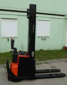 Pallet Stackers 2015  BT SWE120L (2)