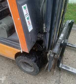 Propane Forklifts 2005  Still R70-20 (3)