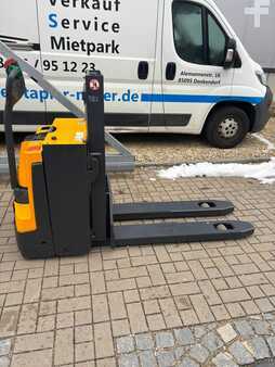 Apilador eléctrico 2014  Jungheinrich EJD-K 18 (1)