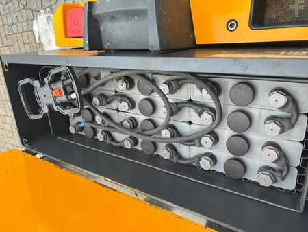 Apilador eléctrico 2014  Jungheinrich EJD-K 18 (4)