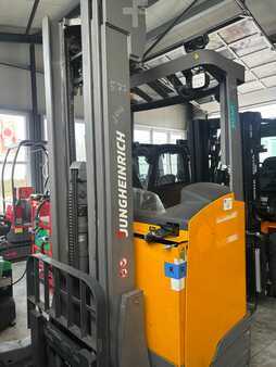 Carretilla retráctil 2018  Jungheinrich ETV C16 (1)