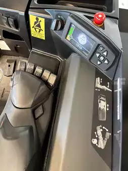 Skyvemast 2015  CAT Lift Trucks RM25N2X (2)